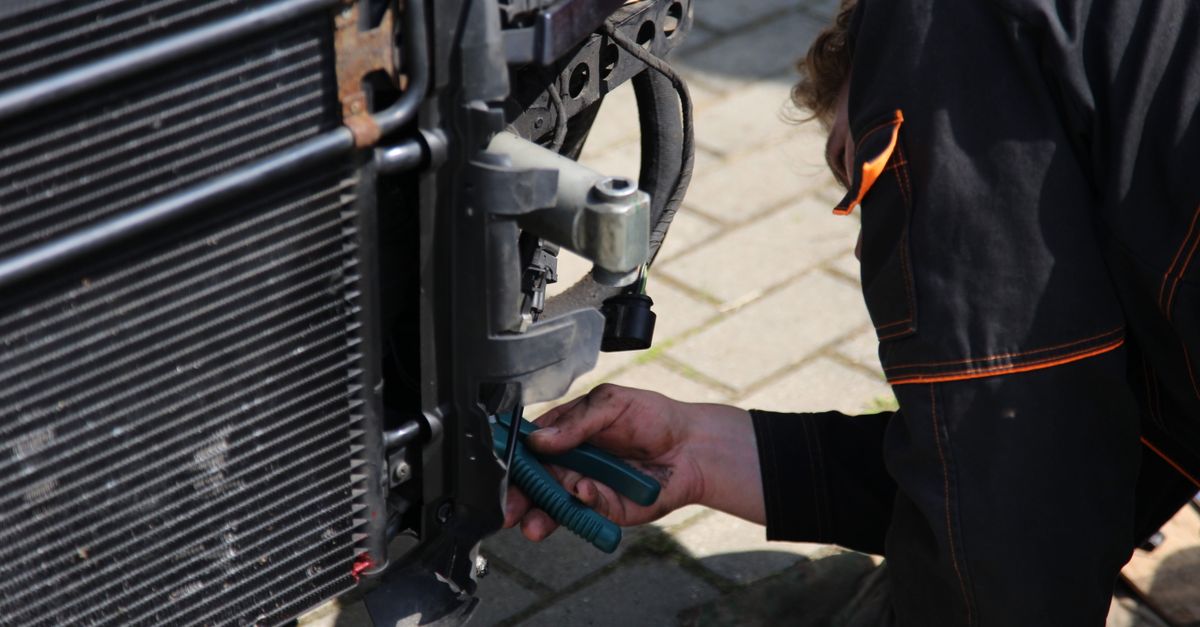 locksmith service technician — מנעולן בגבעתיים
